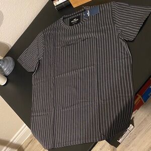 Hollister Men's Dark Gray Pinstripe Tee